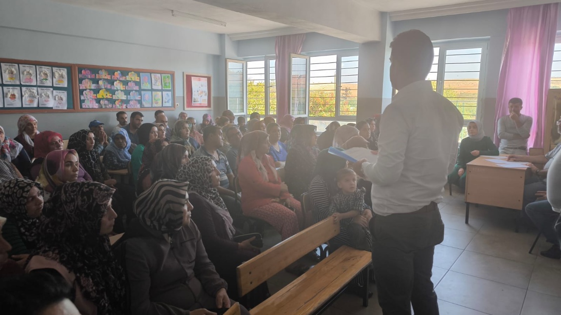 Okul Aile Birliği Toplantımızı Velilerimizin Yoğun Katılımıyla Gerçekleştirdik